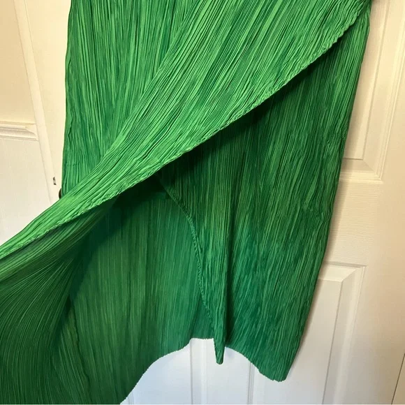 Anthropologie V-Neck Pleated Slim Midi Dress - threedaughtersproperties.com